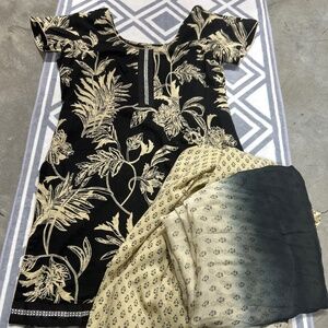 Beautiful Indian Pakistani shalwar kameeez